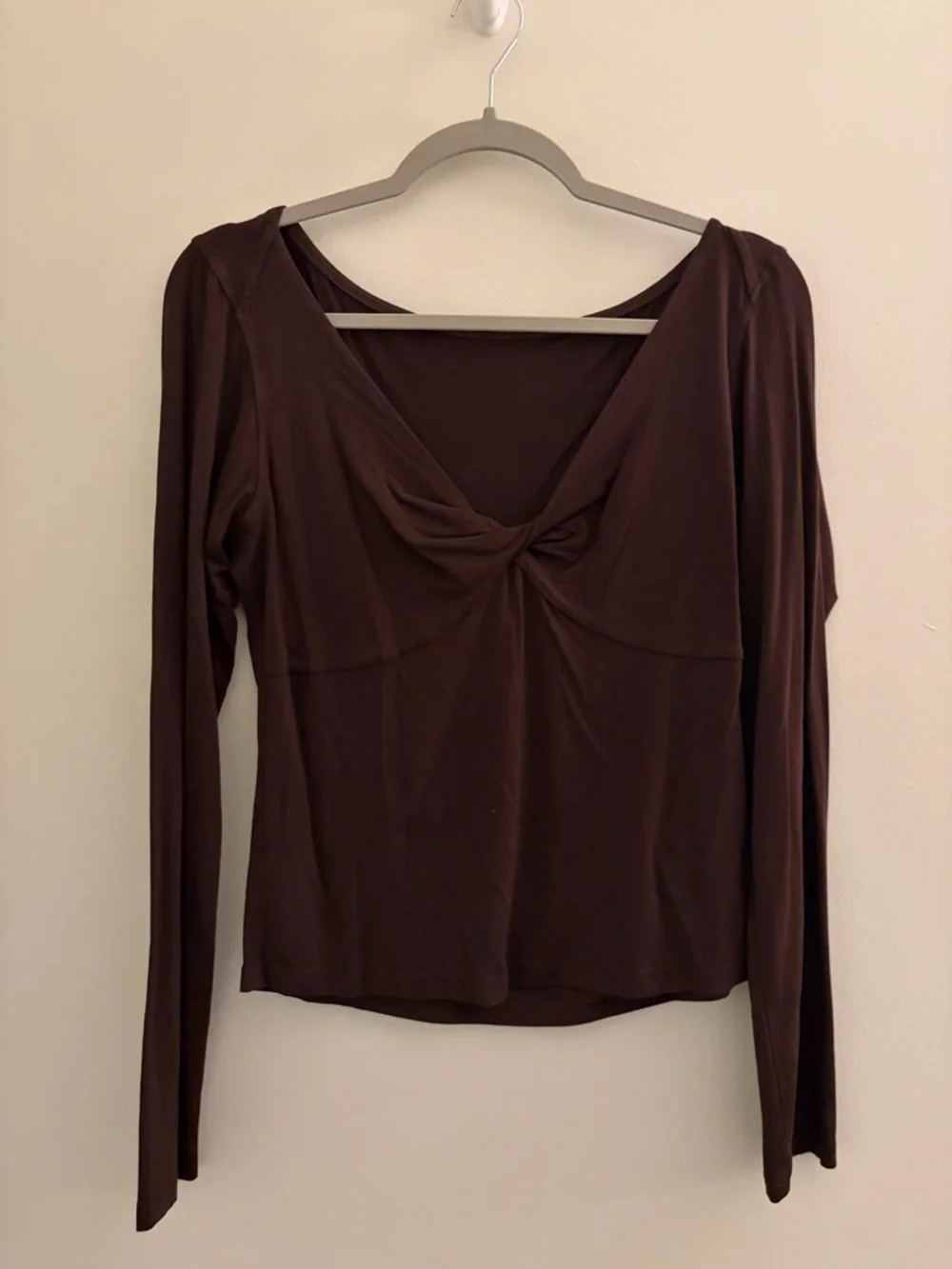 Lululemon Women's espresso Twist Front Long Sleeve Modal Top size 10